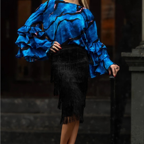 Dramatic sleeves top - Picture 2 of 2